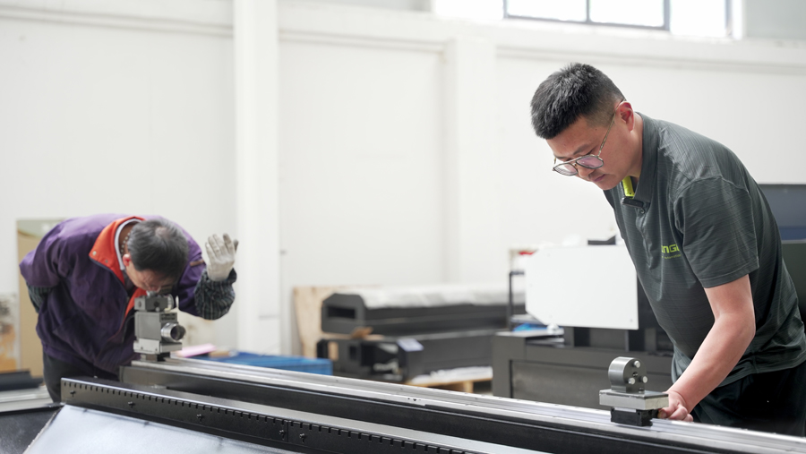 松谷激光员工朱凯荣获江苏省劳动模范