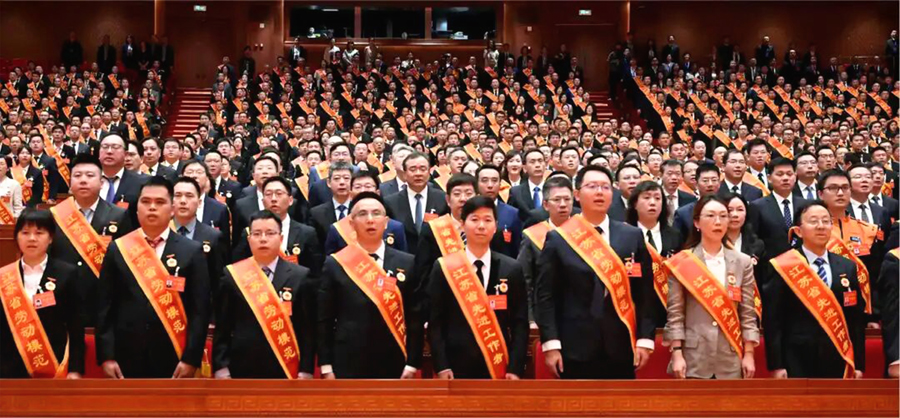 松谷激光员工朱凯荣获江苏省劳动模范